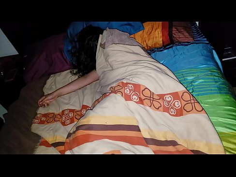 ❤️ Stedbarn skælder sin unge stedmor ud, mens hun sover. ❤❌ Fucking video at da.happytour.top ❌